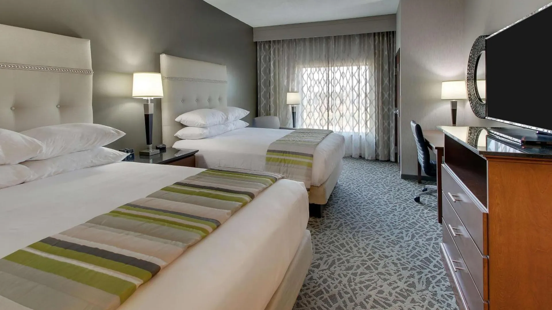 Drury Inn & Suites Columbus Polaris Hotel
